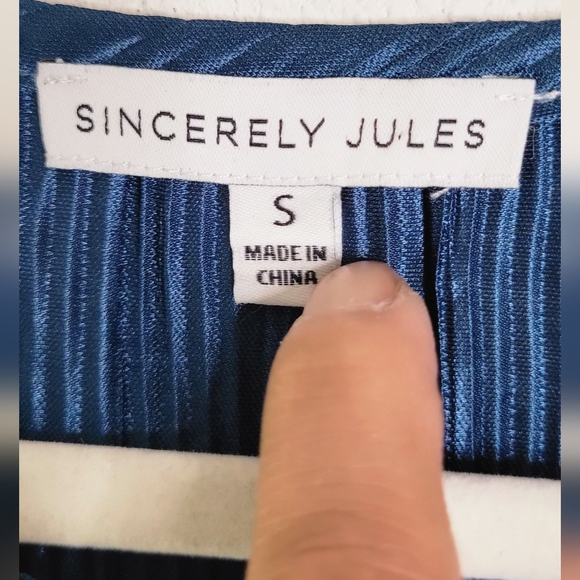 Sincerely Jules - Belted Pleated Maxi Dress - Teal Blue - Size SMALL - Picture 2 of 12